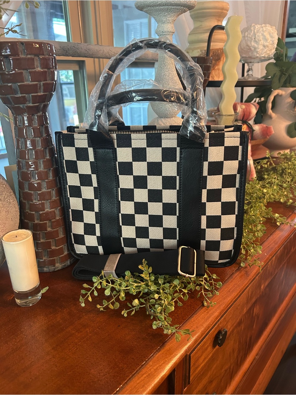 Checkerboard Black & Cream Purse with Cross body Strap NWOT